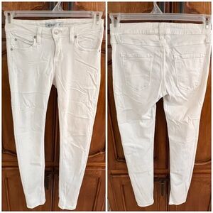 Just Black Women’s White Stretch Skinny Jeans! Size 26.